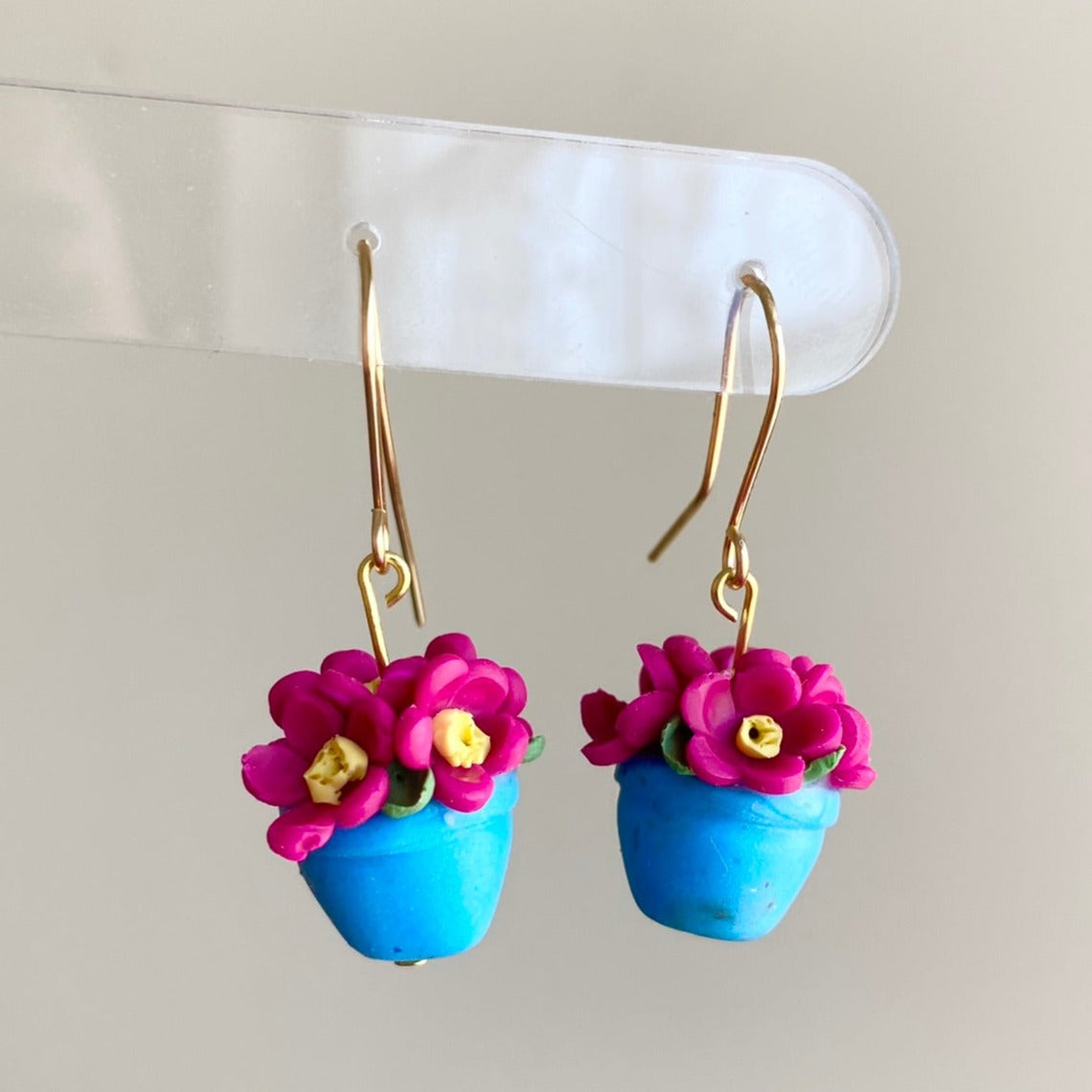 Pot and fuchsia pink flower polymer clay dangle earrings – Wendy