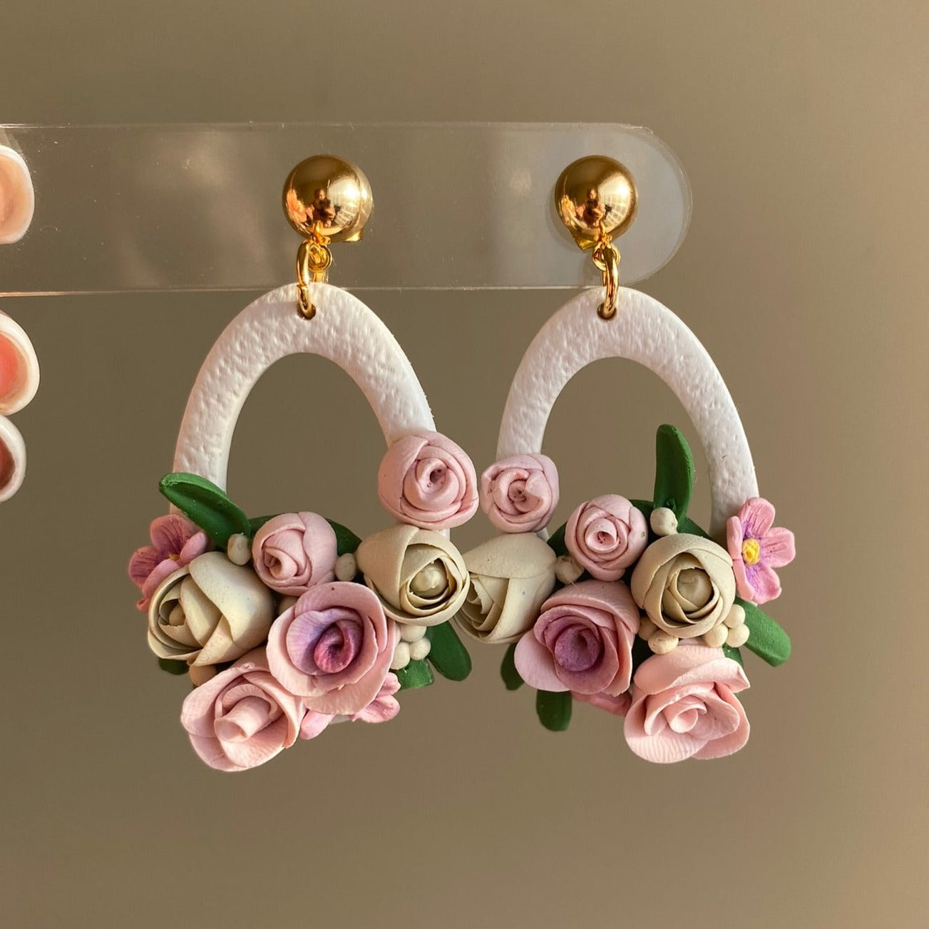 Bouquet earrings store