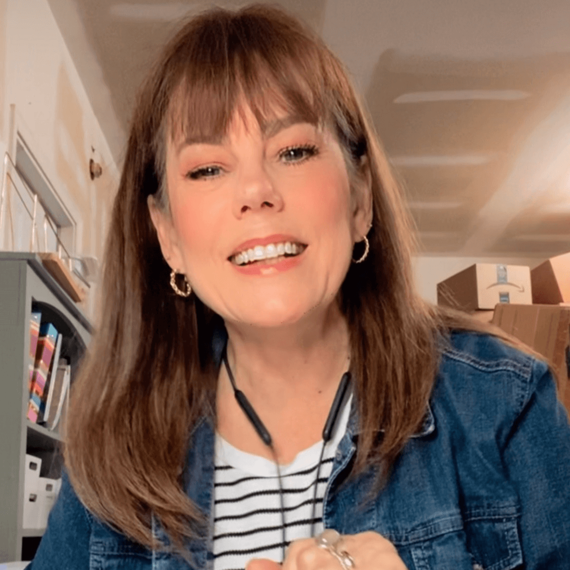 Wendy Varner demonstrating polymer clay techniques during a virtual training session