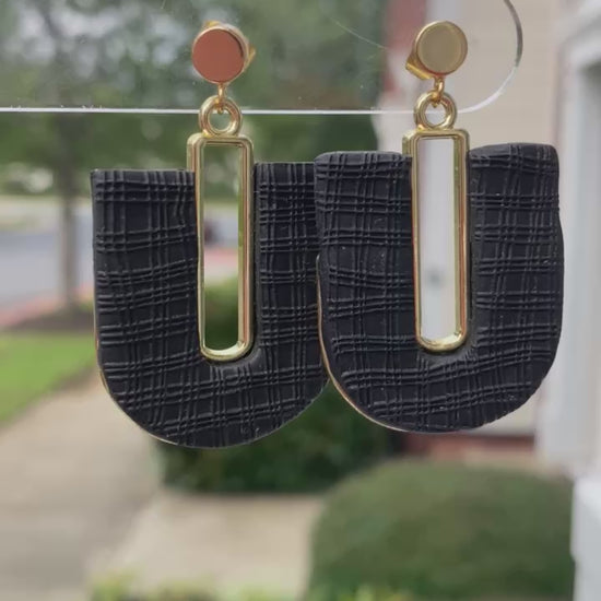 black-plaid-arch-earrings-video-showcase